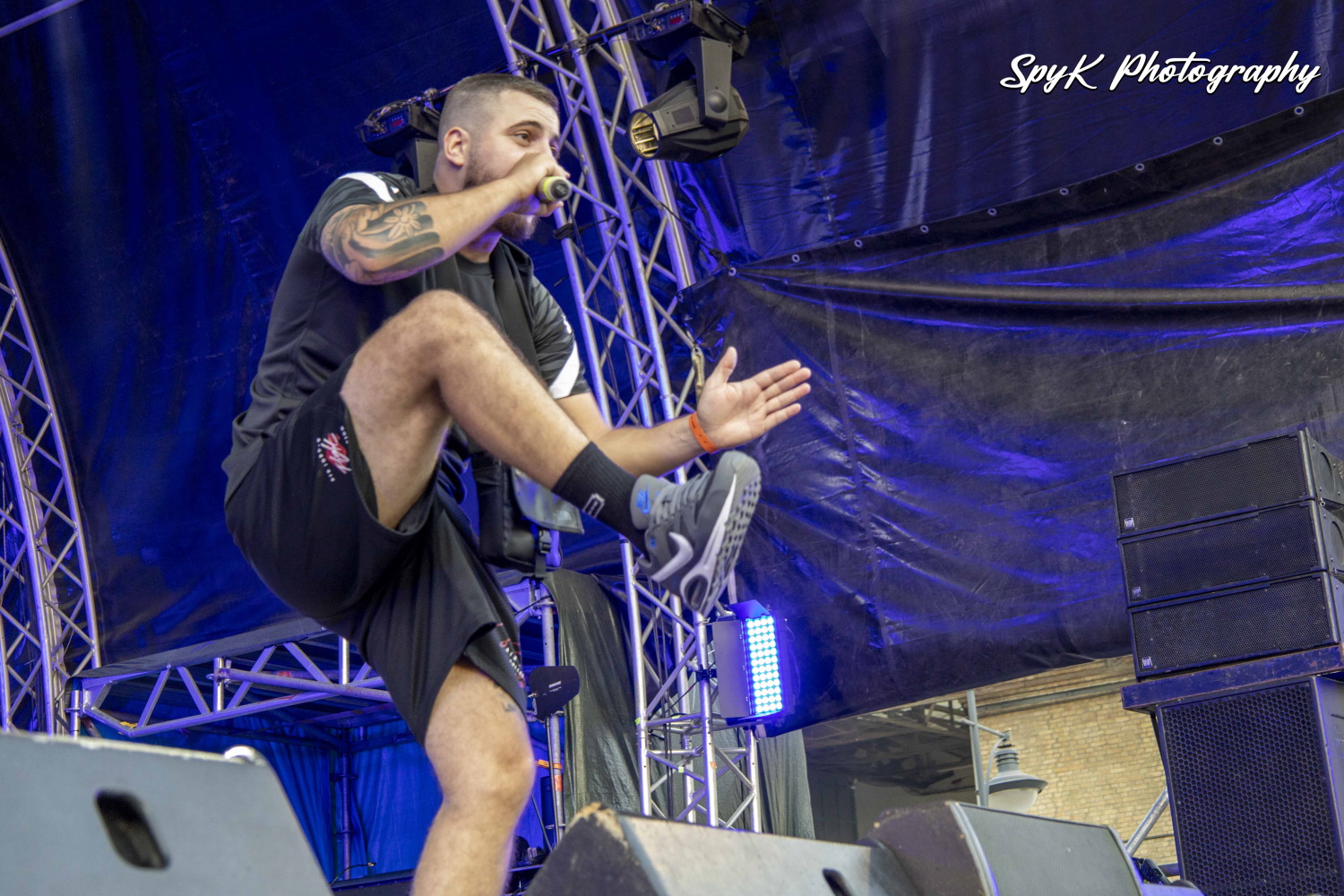 Με την έλευση του Nume στη σκηνή του Off The Hook Festival 2022 στην Τεχνόπολη τα πράγματα άρχισαν να ζεσταίνονται