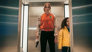 Gunpowder Milkshake: Karen Gillan, μιλκσέικ και πληρωμένοι δολοφόνοι