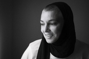 Η Sinead O Connor ανακοίνωσε την εθελοντική εισαγωγή της σε ειδικό πρόγραμμα