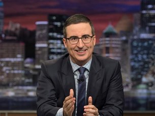 Εμφατικά αποχαιρετά το 2020 ο John Oliver (video)
