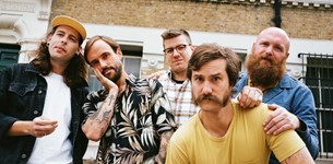 IDLES - Νέο βίντεο για το «Reigns»