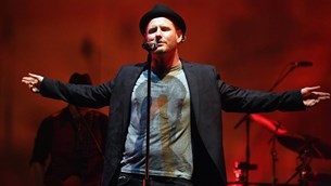 Corey Taylor εναντίον μοντέρνου rock και MGK