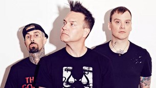 Με Grimes και Pharrell Williams το νέο album των Blink-182