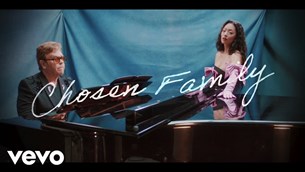 Συνεργασία αγάπης μεταξύ Elton John και Rina Sawayama!