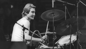 Charlie Watts: Ο δαίμονας των drums που μισούσε τα tours