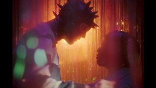 Nu-Disco διασκευή από τον David Bay στο Love Will Tear Us Apart