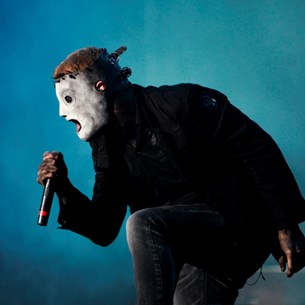 Δημοπρατεί τις κιθάρες του ο Corey Taylor