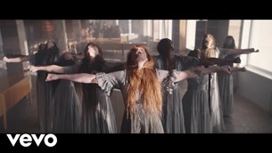 Χαρά, οργή, και θλίψη από Florence and the Machine στο νέο Heaven Is Here
