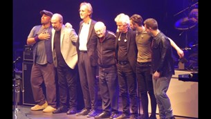Δείτε την τελευταία παράσταση των Genesis!