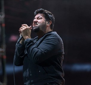Δύο κυκλοφορίες δουλεύουν οι Deftones
