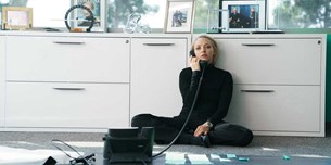 The Dropout (2022): Review