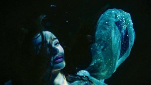 Η Aimee ARO Osbourne δεν ζει στη σκιά του πατέρα της