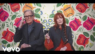 Ο Bill Nighy είναι το άγχος της Florence Welch στο νέο video