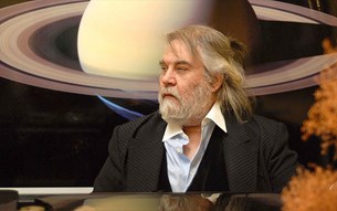 Πέθανε ο Βαγγέλης Παπαθανασίου. . . 