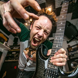 Ο master των metal covers! (videos)