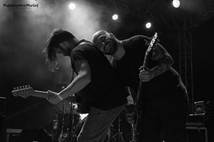 Clicks από τo Burger Fest Day 3: Planet of Zeus, Void Droid @OAKA