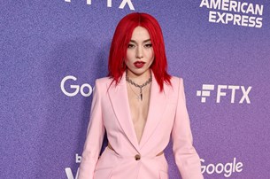 Το νέο face της pop, Ava Max, επιστρέφει με το Diamonds & Dancefloors