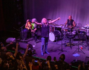 Clicks από το επετειακό live των Uriah Heep στο Fuzz