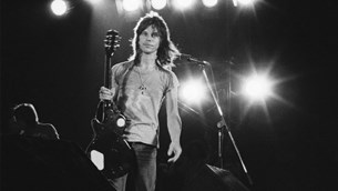 Έφυγε από τη ζωή ο Jeff Beck. . .