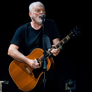 Επέστρεψε με νέο κομμάτι ο David Gilmour