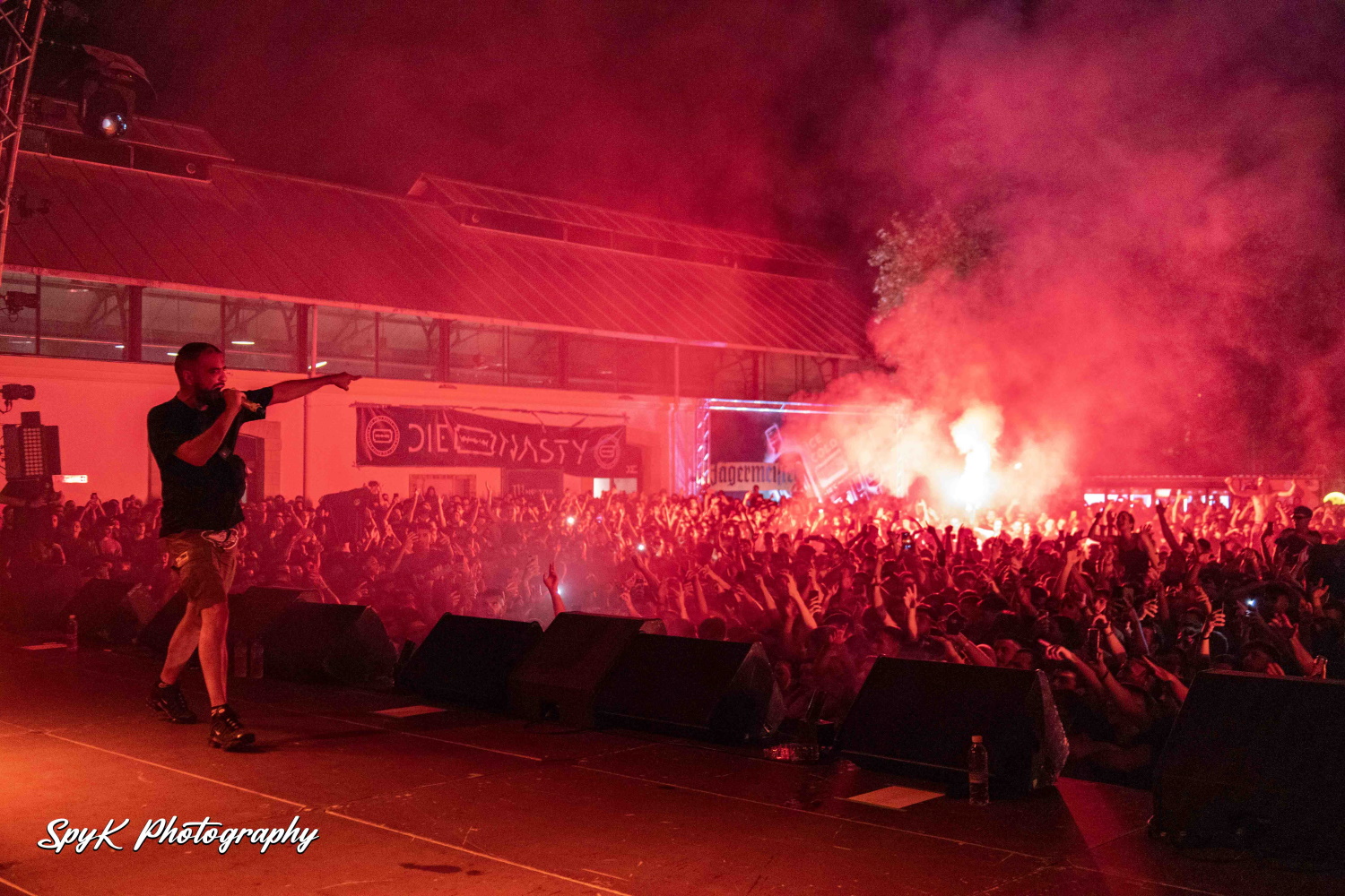 Ο ΛΕΞ ανέβηκε στο stage και έκλεισε ιδανικά την πρώτη ημέρα του Off The Hook Festival 2022 στην Τεχνόπολη
