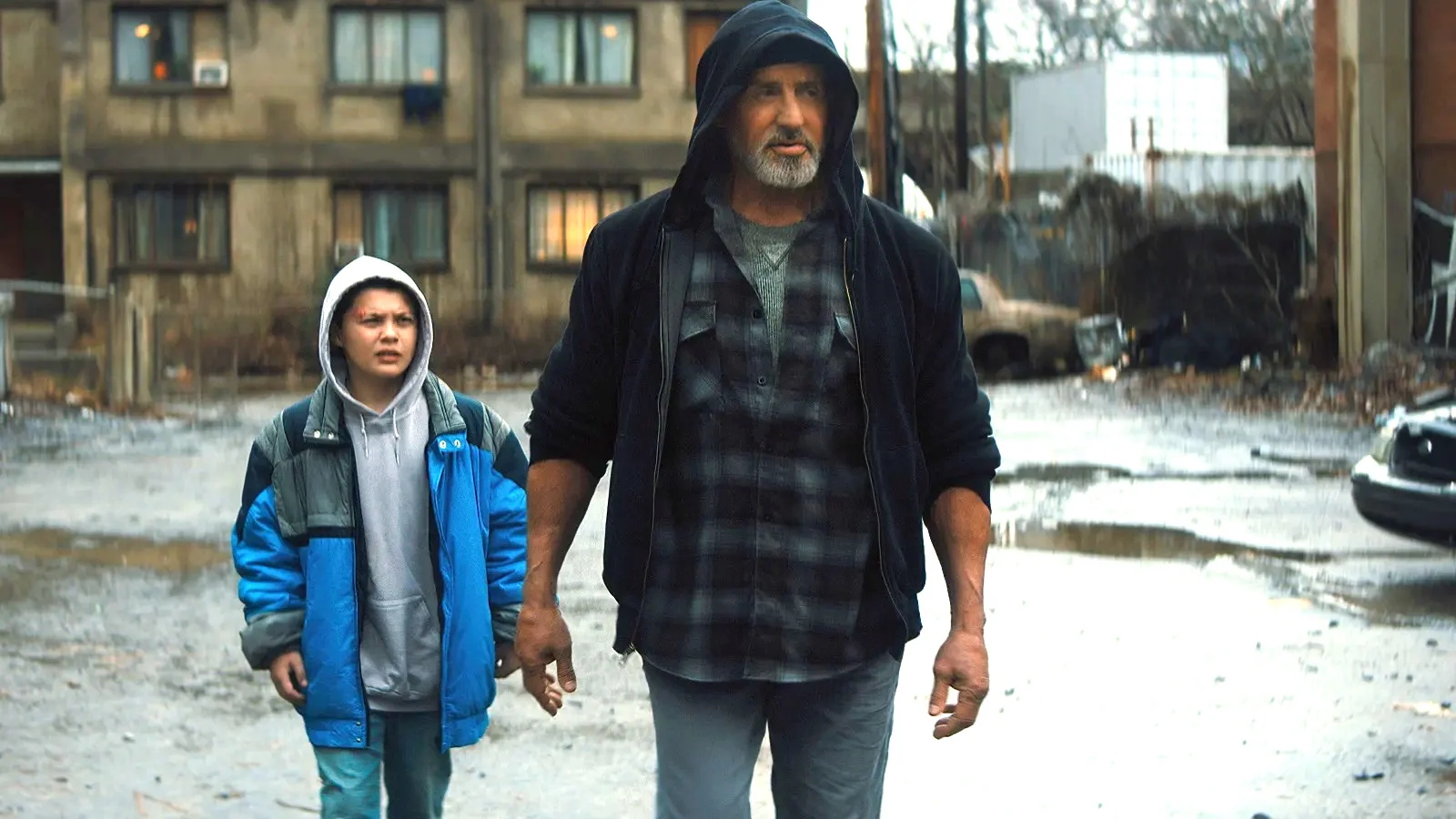 Οι Javon Wanna Walton (αριστερά) και Sylvester Stallone (δεξιά), συμπρωταγωνιστούν στο Samaritan